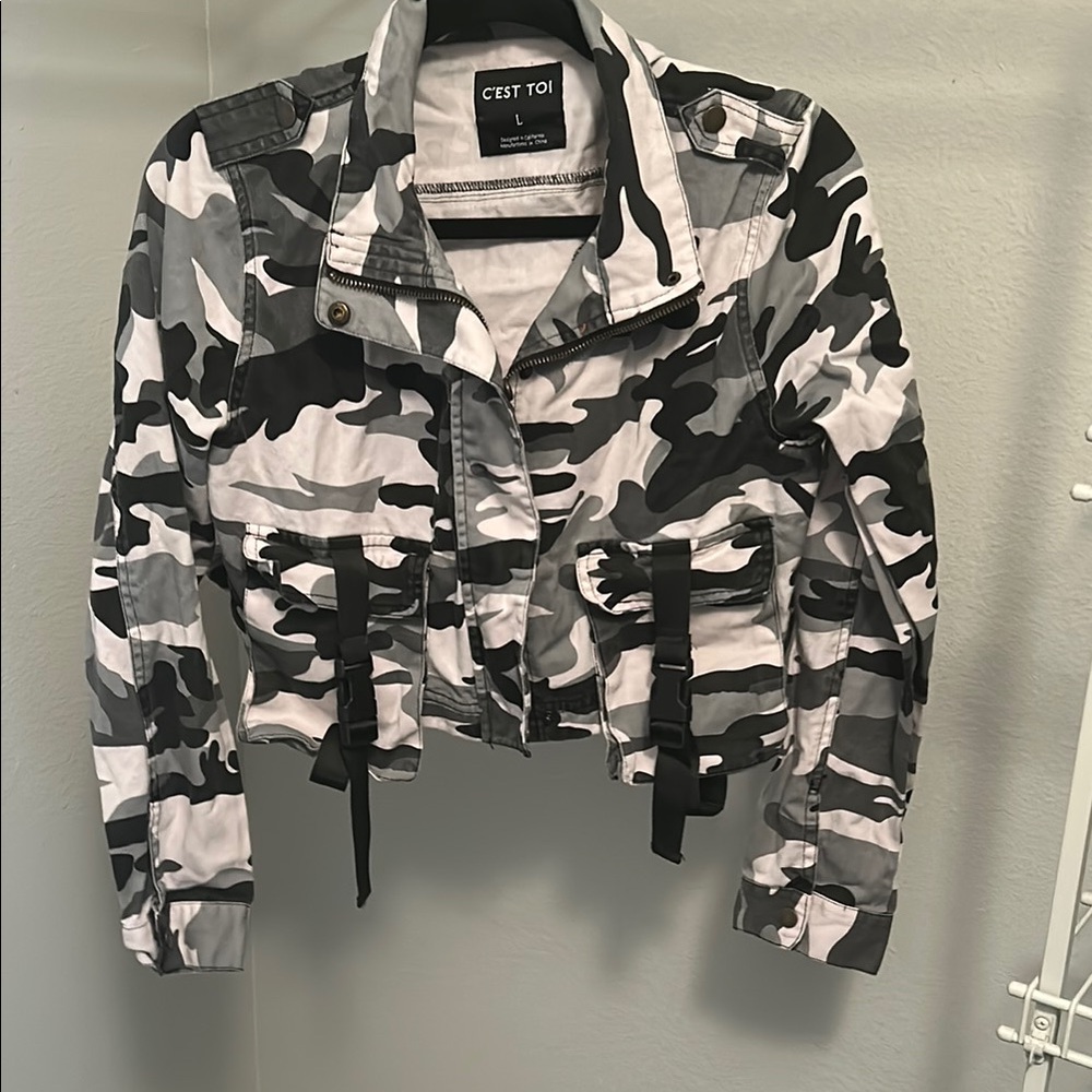 Women's Camouflage Jacket - Black and White